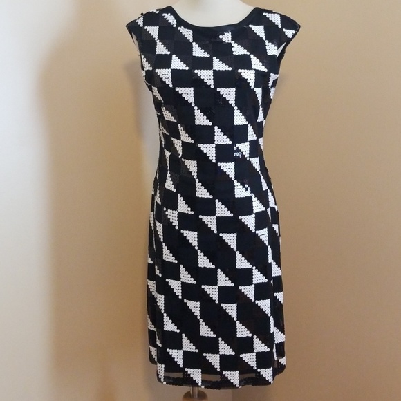 SEAN JOHN black white runway dress Sz 2 4 - Picture 1 of 4